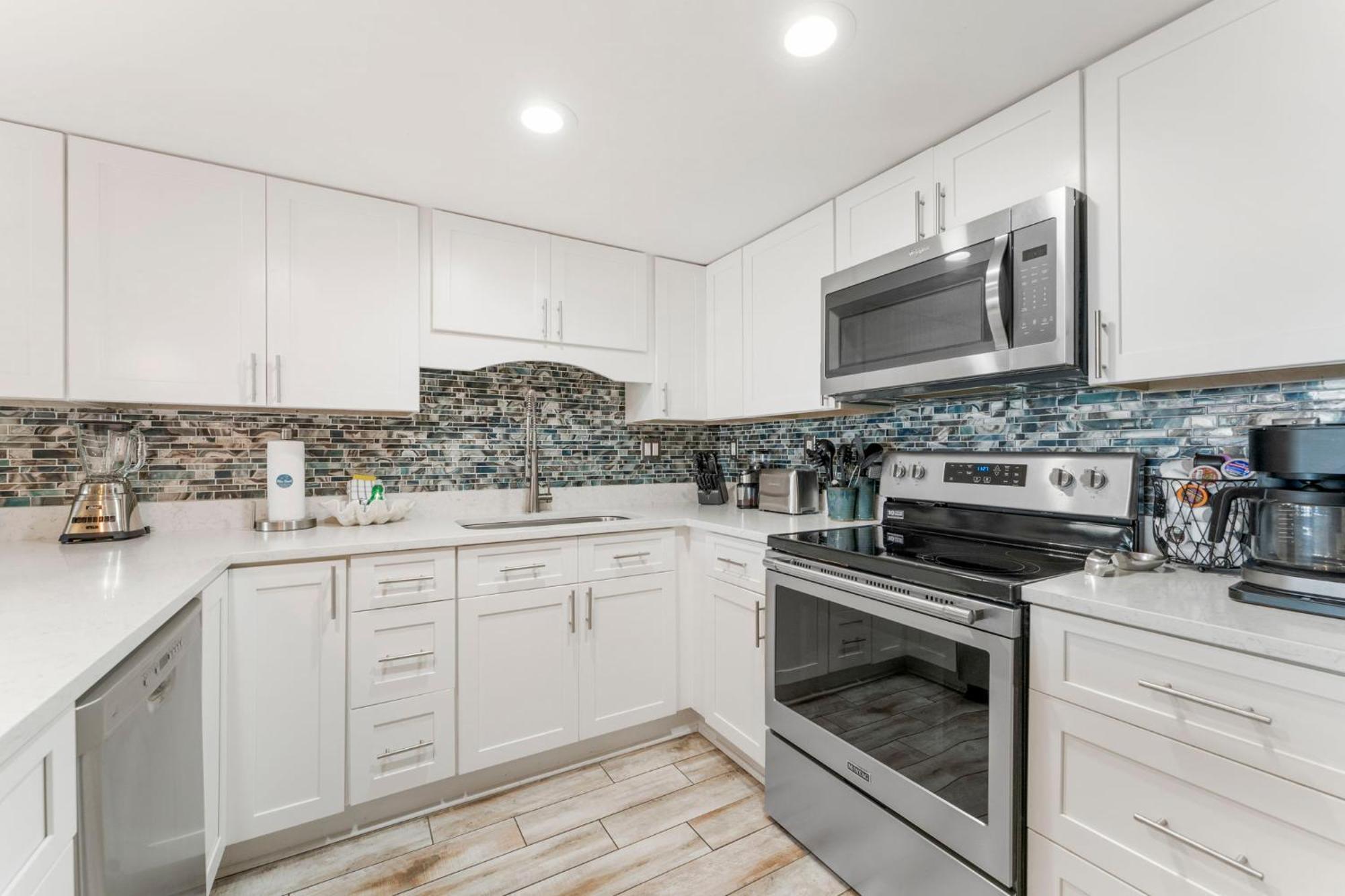 Stunning 2/2 Designer Condo W Coastal Appeal Right On The Gulf! Panama City Beach Exterior photo